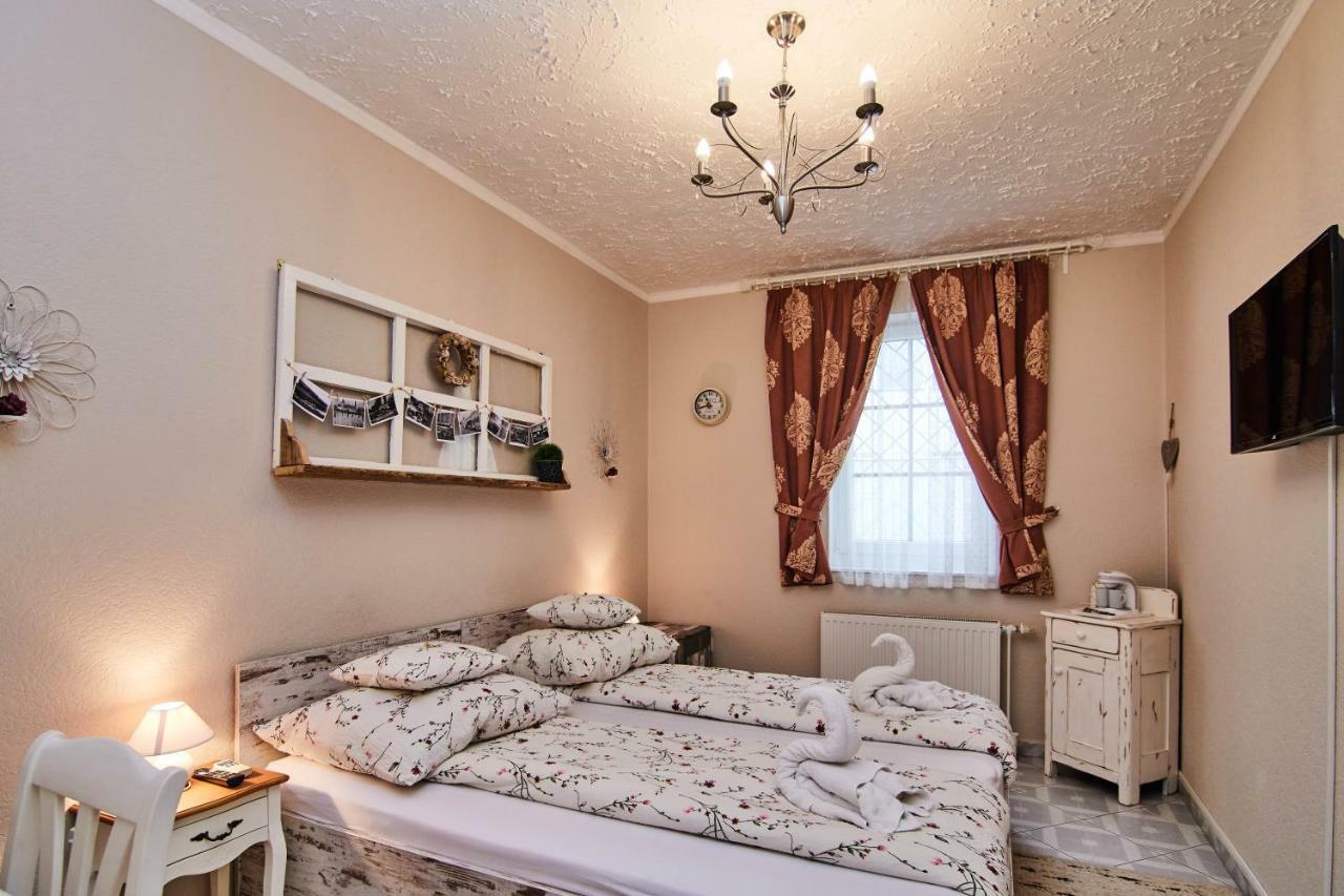 Abraham Vintage Szobak & Apartmanok Печ Екстериор снимка